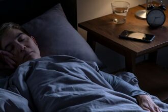 Día Mundial del Sueño: Expertos Entregan Consejos Clave para Dormir Mejor y Evitar el Insomnio