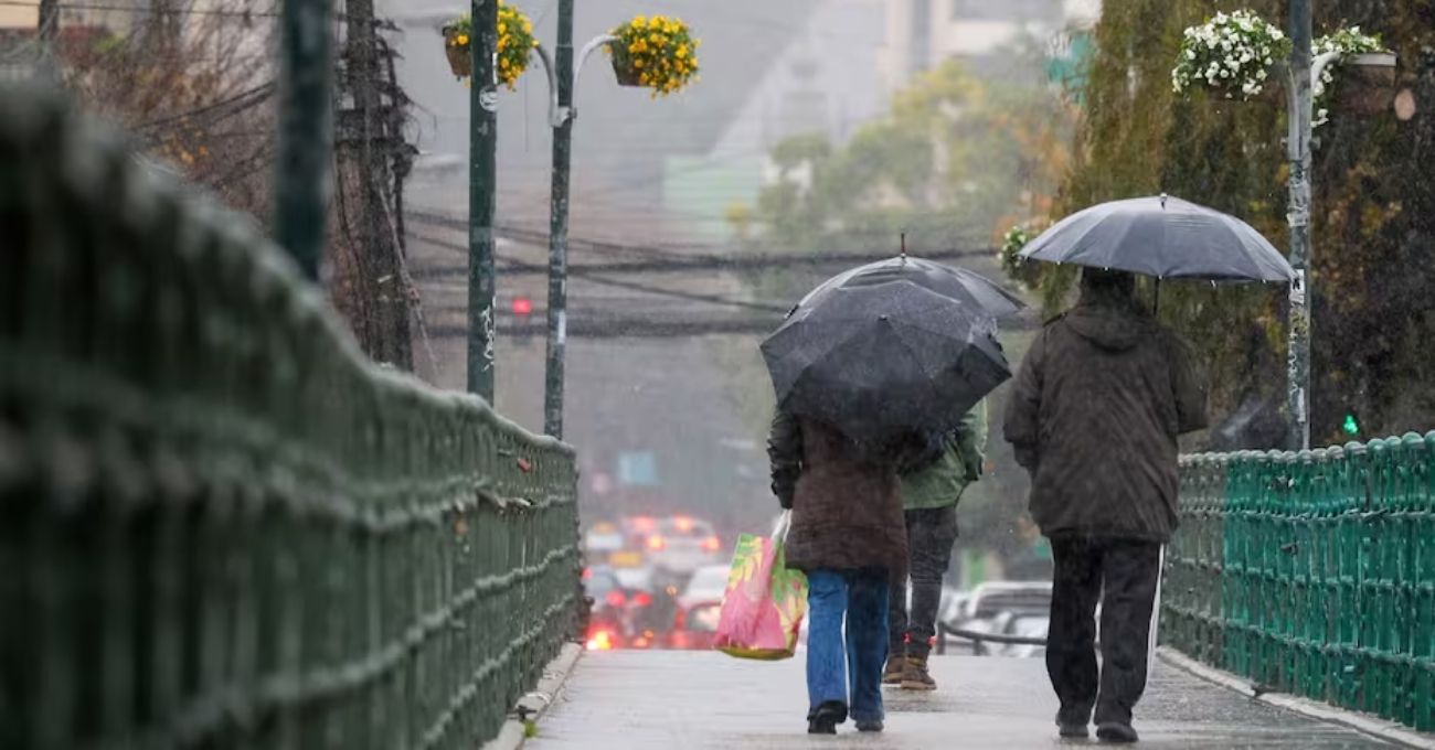 Pronóstico del tiempo en Chile: ¿Dónde habrá lluvias y fuertes vientos este jueves?