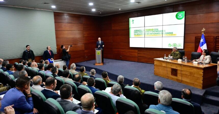 Carabineros realiza encuentro estratégico para fortalecer la seguridad: participaron el ministro Elizalde y representantes de empresas clave