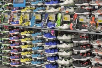 Hasta 60% de descuento en zapatillas: Tienda online que se va de Chile ofrece importantes rebajas