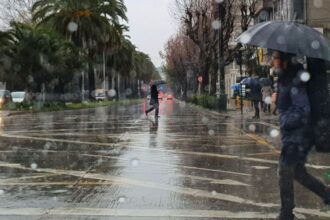 Anuncian lluvias para Santiago: conoce las comunas y fechas en que precipitará