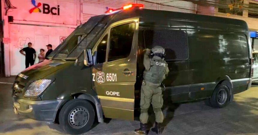 Hallan forado y túnel junto a sucursal bancaria en San Bernardo: se investiga intento de robo