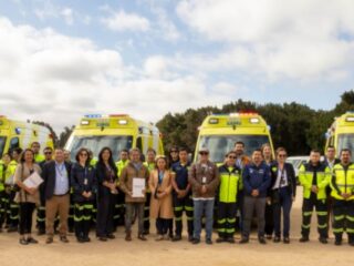 Entregan cinco nuevas ambulancias en La Araucanía: tres comunas serán beneficiadas