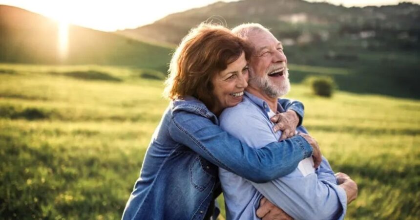 Académico de Harvard revela cuáles son los matrimonios más duraderos y felices