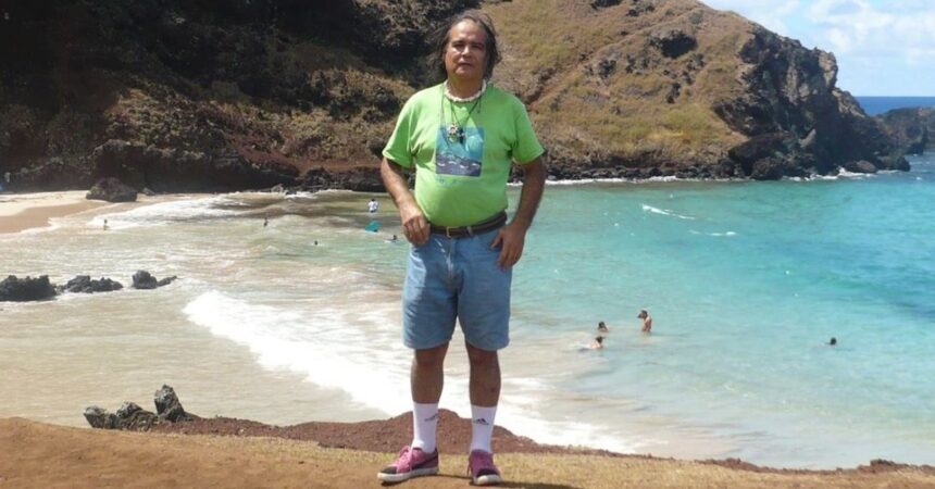 Economista y Profesor Muere en Incendio en Isla Negra