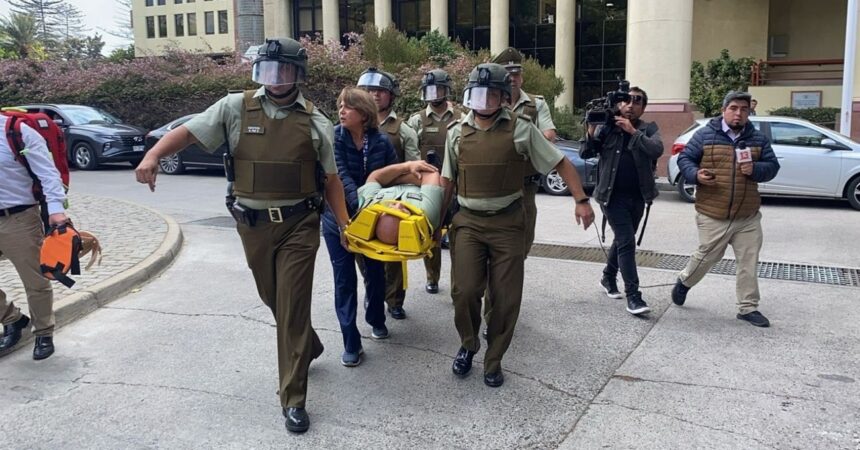 Carabinero herido en protesta de pescadores frente al Congreso en Valparaíso