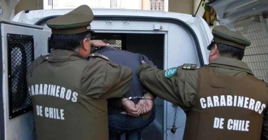 Detienen a dos adolescentes tras asaltar dos bencineras en la región de O'Higgins