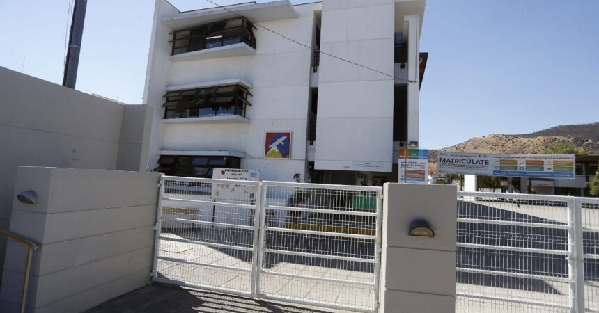 Apoderados ingresan a colegio de Renca para amenazar a estudiantes: investigan posible venganza