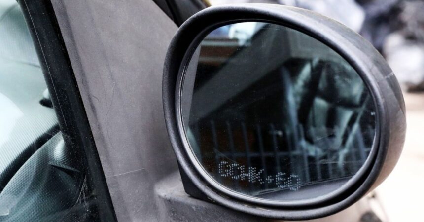 Grabado de patentes en autos: conoce el plazo final para cumplir con esta obligación legal