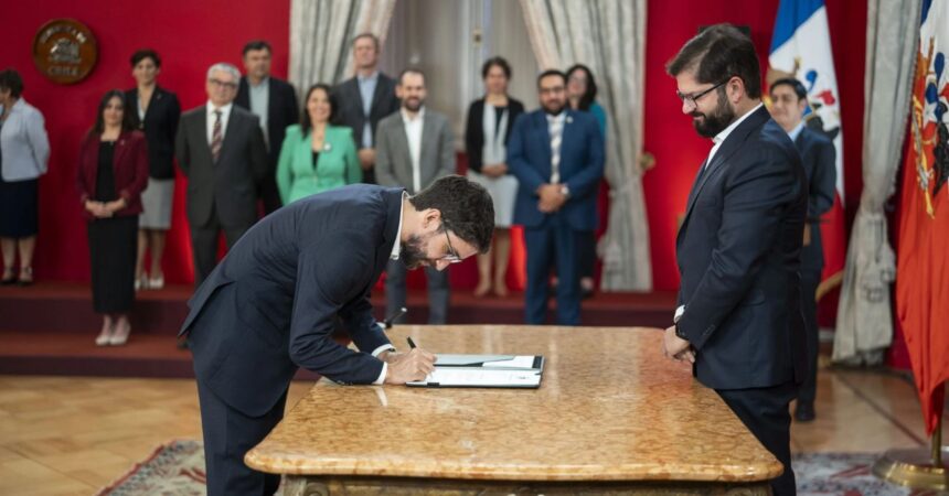 Giorgio Boccardo asume como nuevo ministro del Trabajo tras la salida de Jeannette Jara