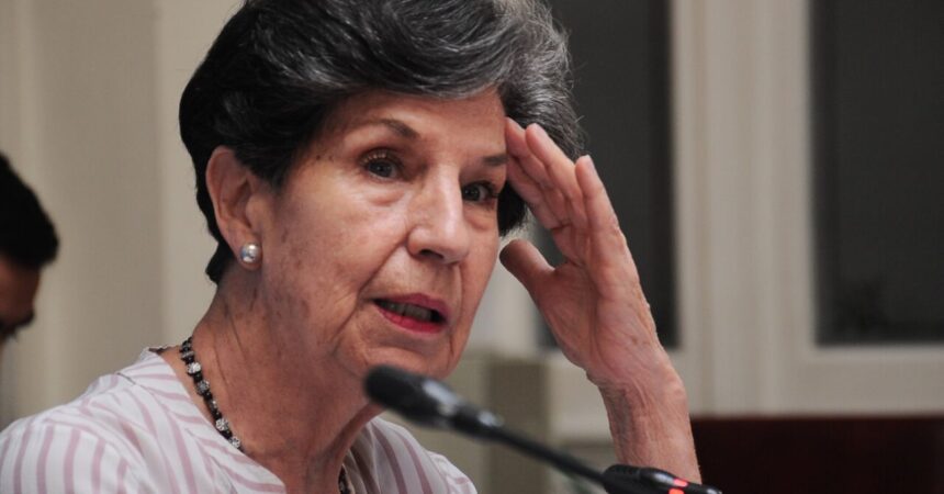 Emotiva despedida de Isabel Allende en el Senado: critica fallo del TC y apunta a falta de advertencias del Gobierno