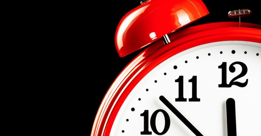 Este sábado 5 de abril es el cambio de hora en Chile