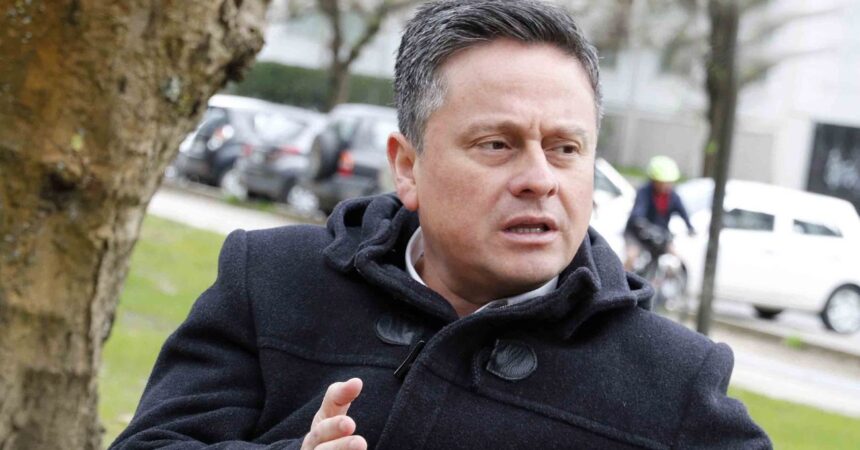 Acusaciones a Álvaro Ortiz ponen en riesgo reelección de diputada