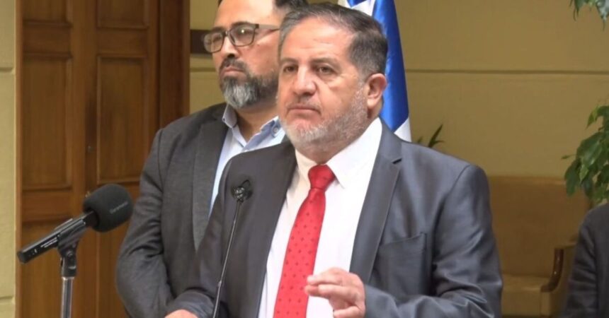 Diputado del PSC analiza posible requerimiento contra Presidente Boric ante TC