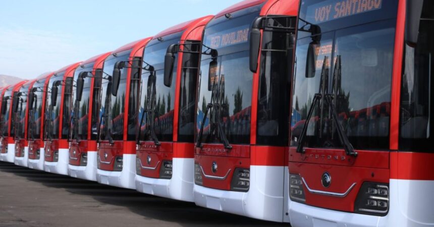Aumento récord en transporte público de Santiago: más viajes y validaciones