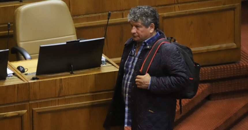 Polémica en el Congreso: asesor recibe millonaria indemnización y aumento salarial