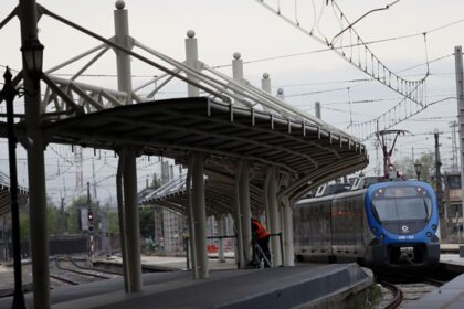 Consorcio chino se adjudica obras para tren Santiago-Batuco por US$ 470 millones