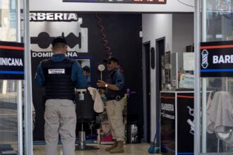 Cierre de barberías en Concón por irregularidades en patentes comerciales