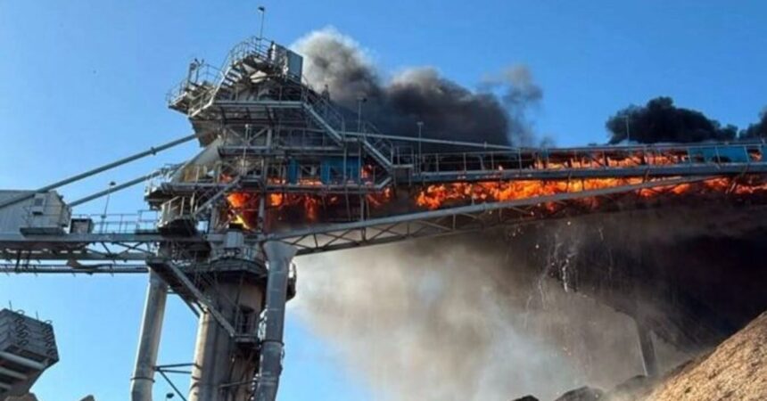 Incendio en planta de Celulosa Arauco en región del Bío Bío