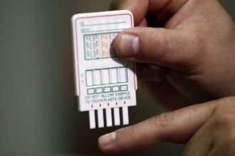 Cuestionamientos UDI a test de drogas del Gobierno generan controversia
