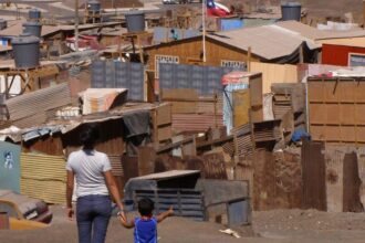 Aumento alarmante de familias en campamentos en Chile 2024-2025