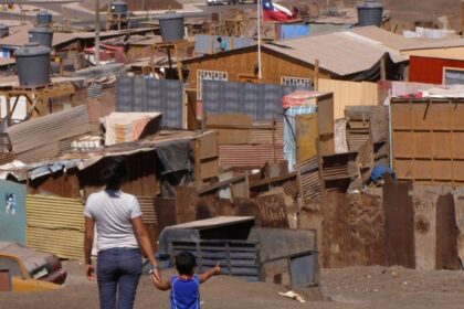 Aumento alarmante de familias en campamentos en Chile 2024-2025