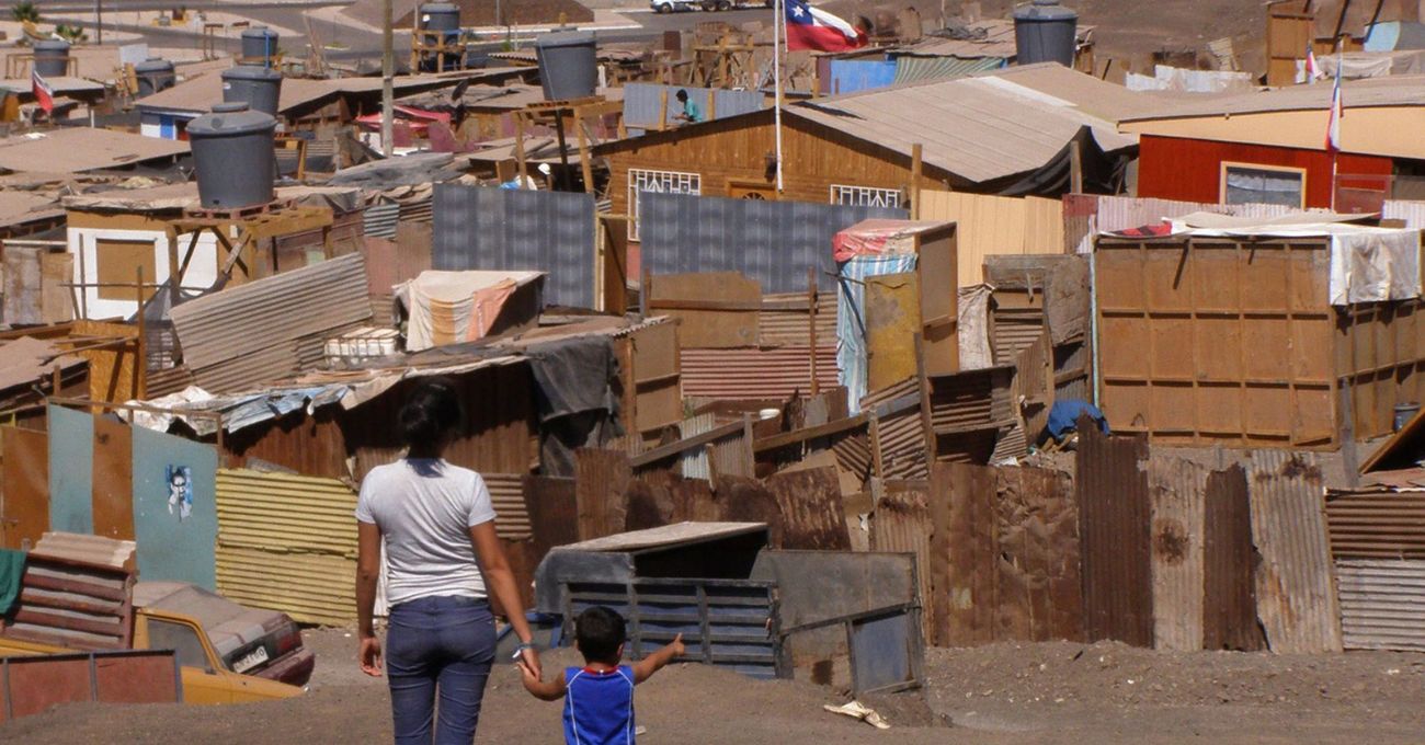 Aumento alarmante de familias en campamentos en Chile 2024-2025