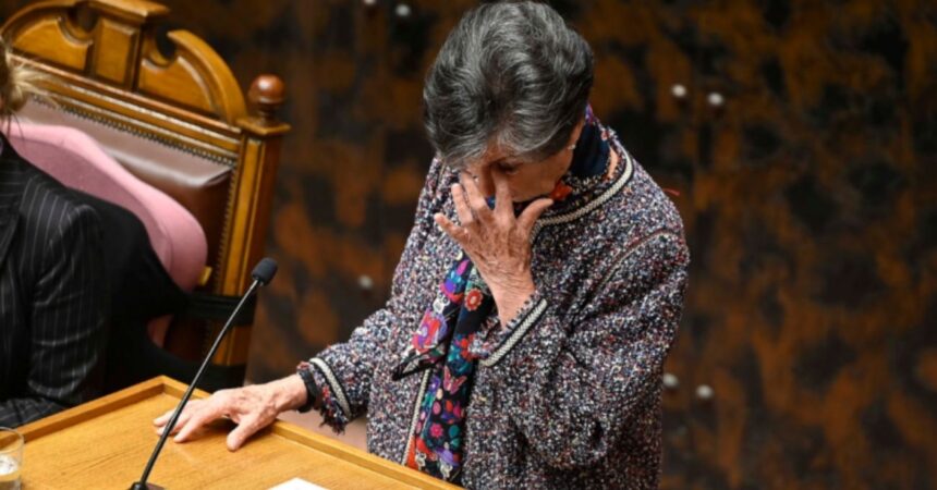 Tribunal Constitucional remueve a Isabel Allende del Senado tras fallo por inhabilidad
