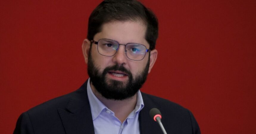 Boric lamenta muerte de hinchas en el Monumental: “No podemos dejar que la violencia se tome el fútbol”