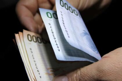 Reajuste del sueldo mínimo: ¿cuándo subirá y qué monto se está discutiendo?