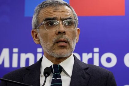 Ministro Cordero y seguridad en estadios: no descarta ingreso de Carabineros ante desórdenes