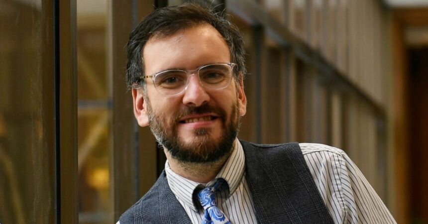Tomás De Rementería asume como nuevo senador tras salida de Isabel Allende
