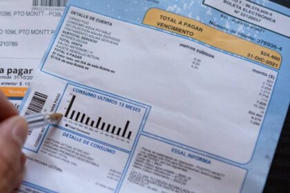 Cuentas del agua subirán desde mayo: revisa cuánto aumentarán los cobros
