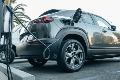 Autos eléctricos más vendidos en Chile en 2025: Volvo y Tesla lideran el ranking