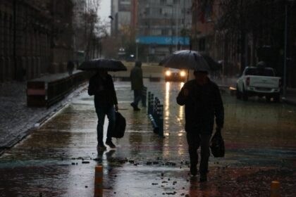 Sistema frontal dejará lluvias en 7 regiones de Chile en 48 horas: revisa el pronóstico