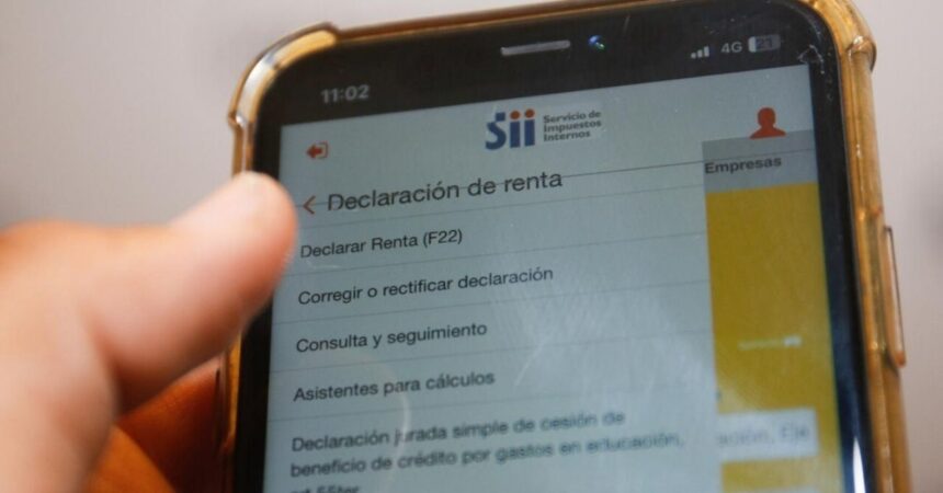 ¿Cuándo pagan la devolución de impuestos 2025? Revisa las fechas clave del SII