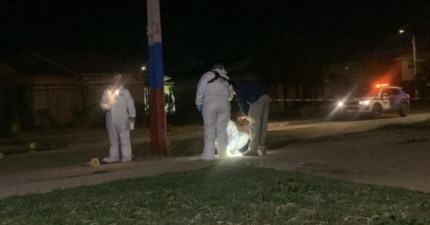 Joven muere baleado en Lampa tras presunto enfrentamiento entre barristas