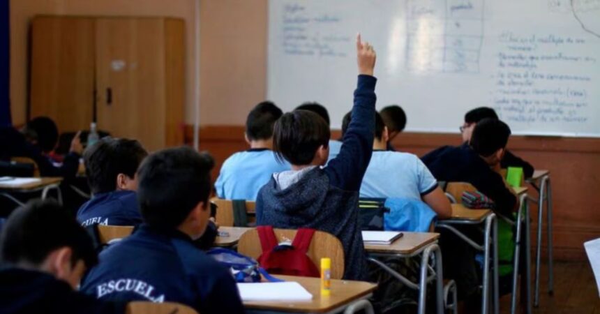 Bono por Asistencia Escolar: ¿Qué edad deben tener los estudiantes para recibirlo?