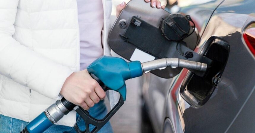Maximiza tu Ahorro en Combustible: Guía de Descuentos en Bencina Durante Abril de 2025