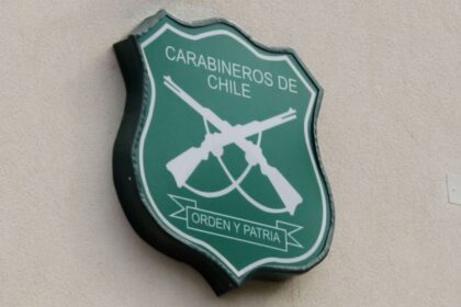 Carabineros abre vacantes con sueldos de hasta $1,3 millones: revisa los cargos disponibles