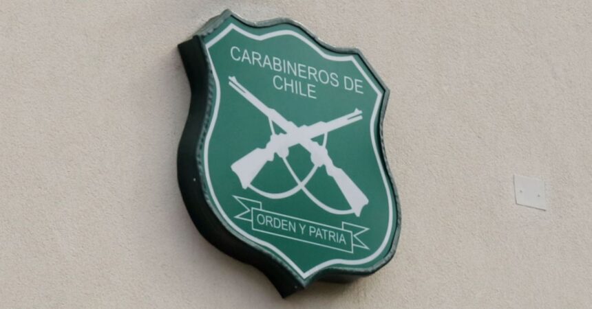Carabineros abre vacantes con sueldos de hasta $1,3 millones: revisa los cargos disponibles