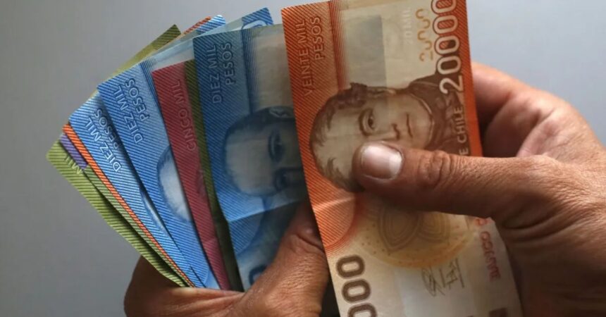 Bono Post Laboral 2025: quiénes pueden recibir los casi $100 mil mensuales de por vida