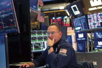 Mercados globales al alza: Trump cambia tono sobre la Fed y se reactivan señales de diálogo con China