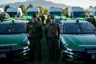 Gobierno entrega nuevos vehículos policiales a Carabineros en 13 comunas de la Región Metropolitana