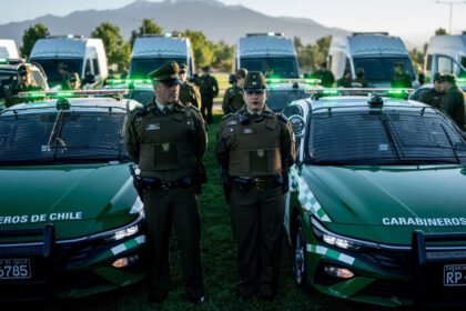 Gobierno entrega nuevos vehículos policiales a Carabineros en 13 comunas de la Región Metropolitana