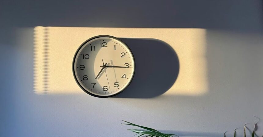 Cambio de hora en Chile 2025: ¿A qué hora saldrá y se pondrá el sol con el nuevo horario de invierno?