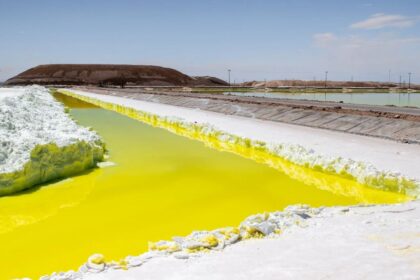Aprobado el acuerdo entre SQM y Codelco para explotar litio en el Salar de Atacama: FNE exige medidas de mitigación