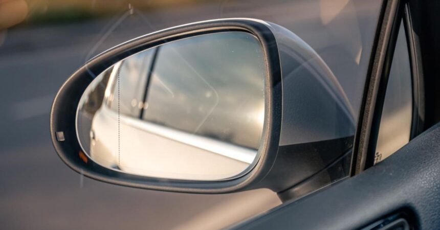 Grabado de patente en autos: ¿Qué vidrios deben marcarse para cumplir la ley?