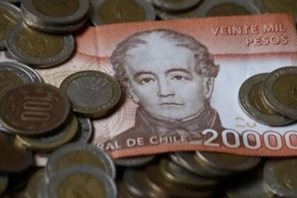 Familias chilenas podrán recibir dinero todos los meses por parte del Estado: Estos son los requisitos