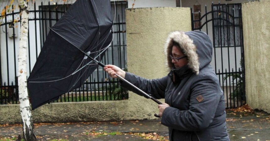 Meteorología emite aviso por vientos de hasta 80 km/h en cuatro regiones de Chile